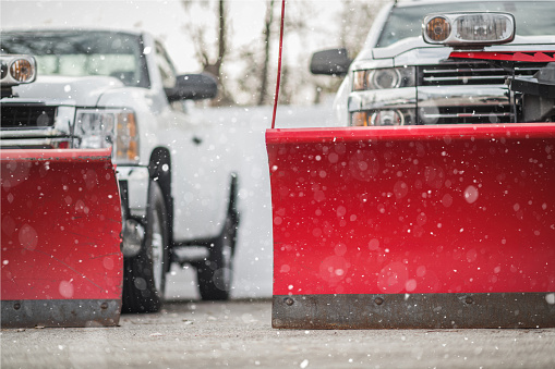snowplow-services-driveways-parkinglots-8.jpg